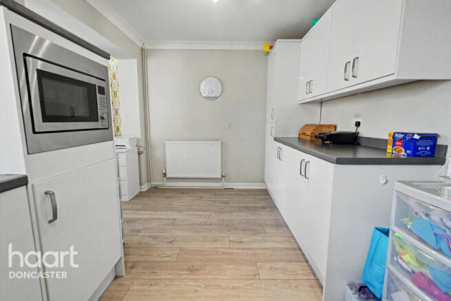 3 bed Semi-Detached for sale Image 9