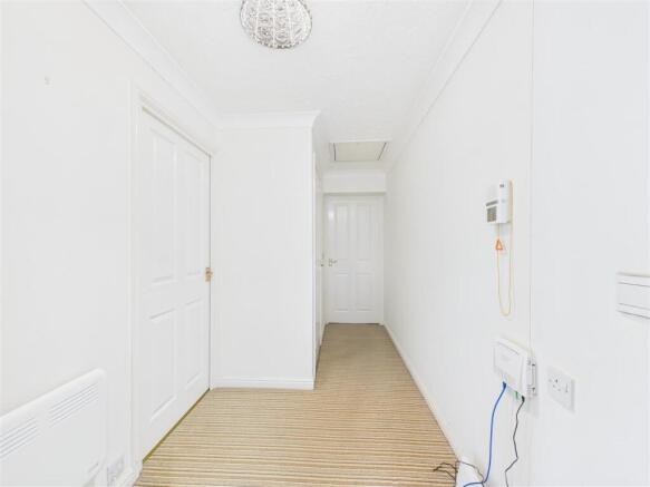 2 bed Apartment for sale Image 6