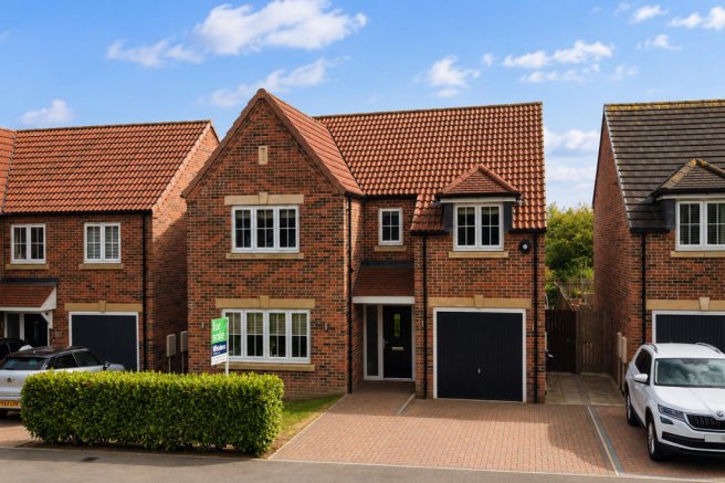 4 bed Detached for sale Image 5