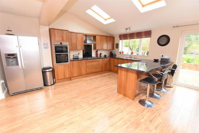 kitchen 1.JPG