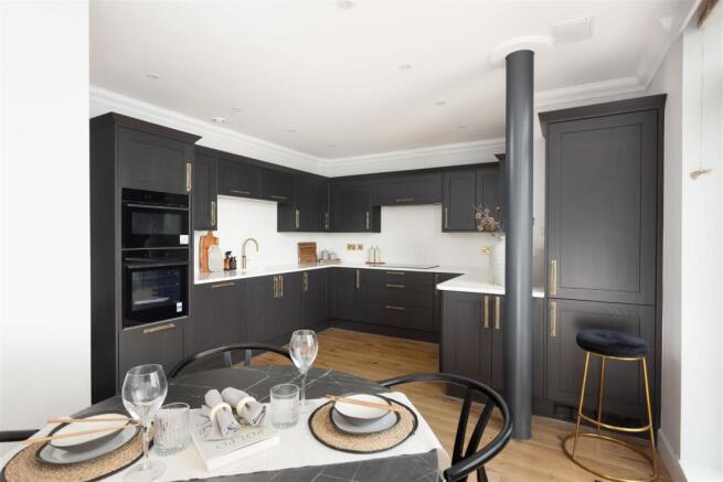 2 bed Penthouse for sale Image 7