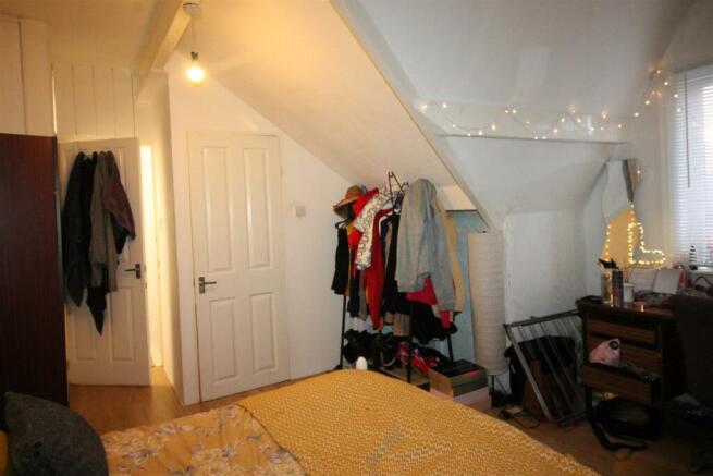 3 bed House to rent Image 8