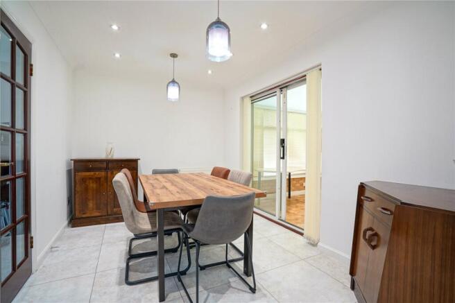 4 bed Detached for sale Image 8