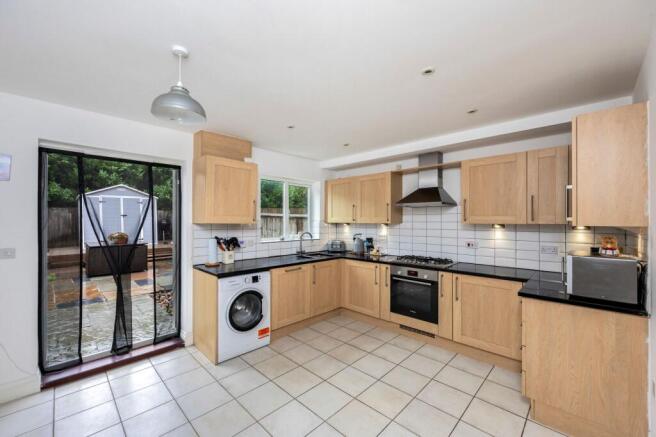 Kitchen / Dining room