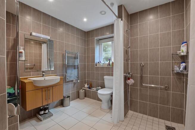 Wet room.JPG