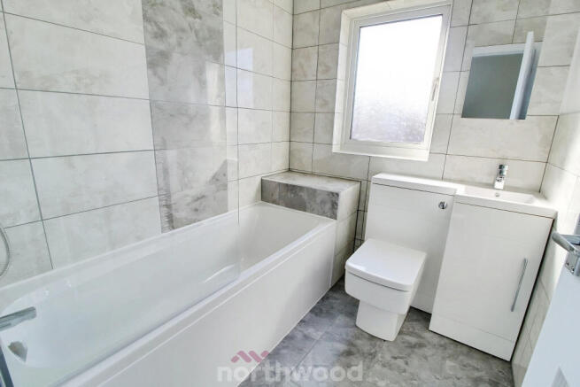 3 bed Terraced to rent Image 5