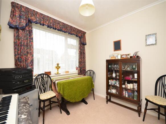 Dining Room/Bedroom 2