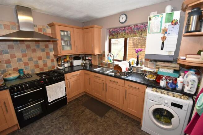 Kitchen..JPG