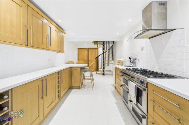 3 bed Terraced for sale Image 8