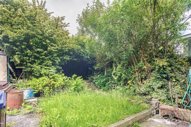 3 bed Terraced to rent Image 8