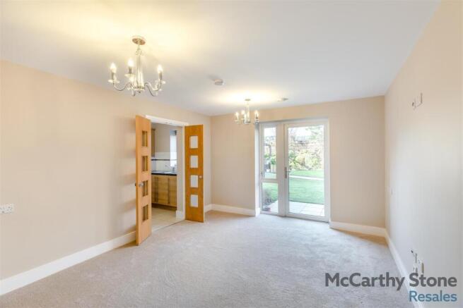 8683118-interior04.jpg