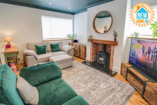 LIVING ROOM: