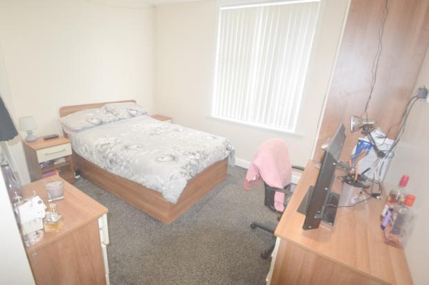 7 bed Semi-Detached to rent Image 4