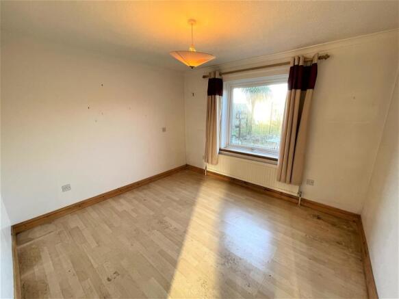 DINING ROOM.JPG