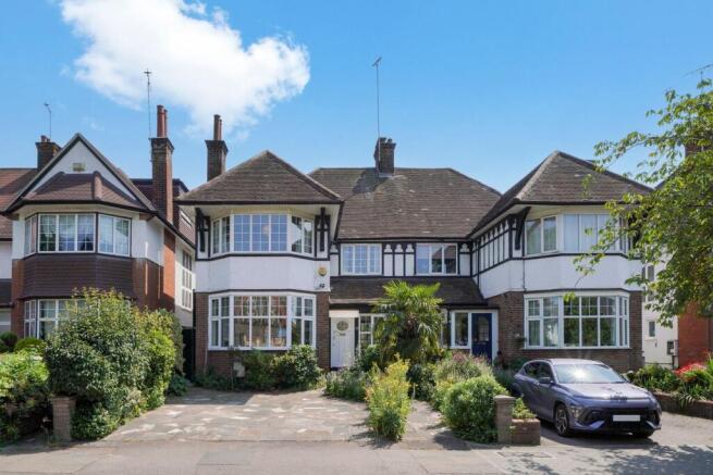 Rodborough Road, Golders Green NW11 8SA