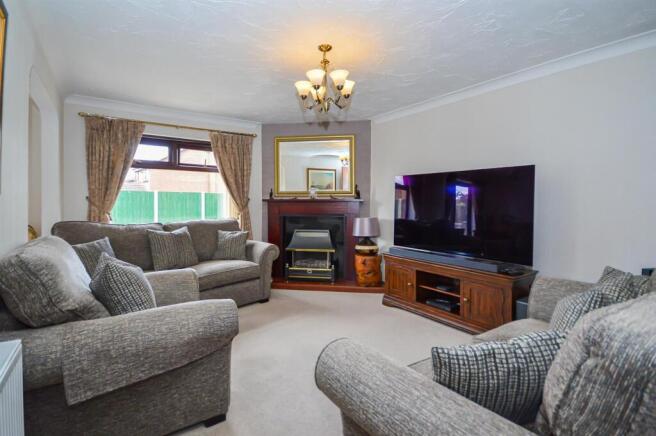 2 bed Detached Bungalow for sale Image 5
