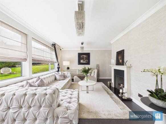 4 bed Detached for sale Image 5