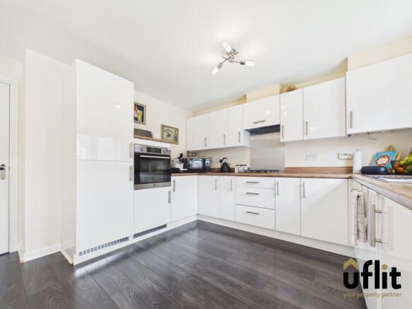 3 bed Semi-Detached for sale Image 7