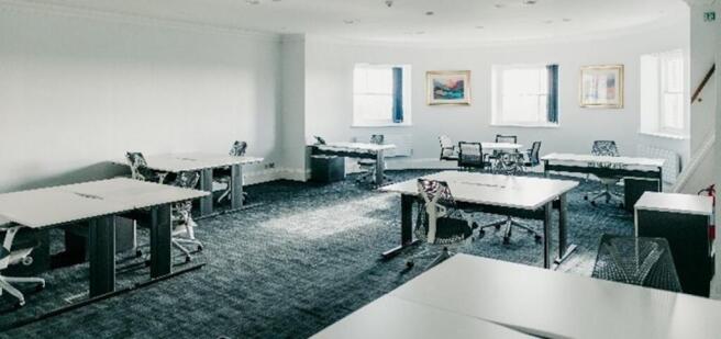 Cams serviced office  12 desk.jpg