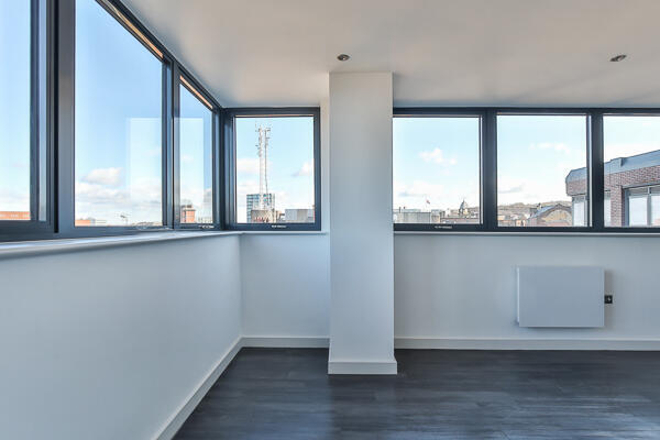2 bed Apartment to rent Image 12