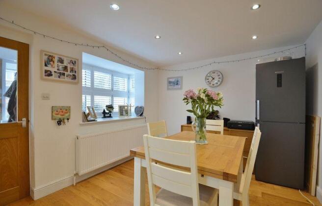 Kitchen/Dining...
