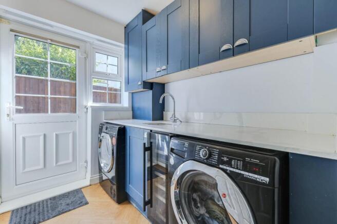 4 bed Detached for sale Image 6