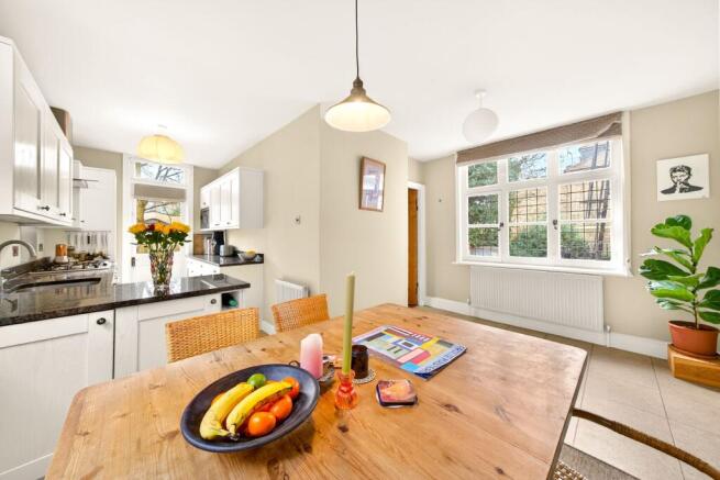 Kitchen & Dining Area
