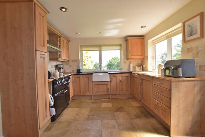 3 bed Detached Bungalow for sale Image 8