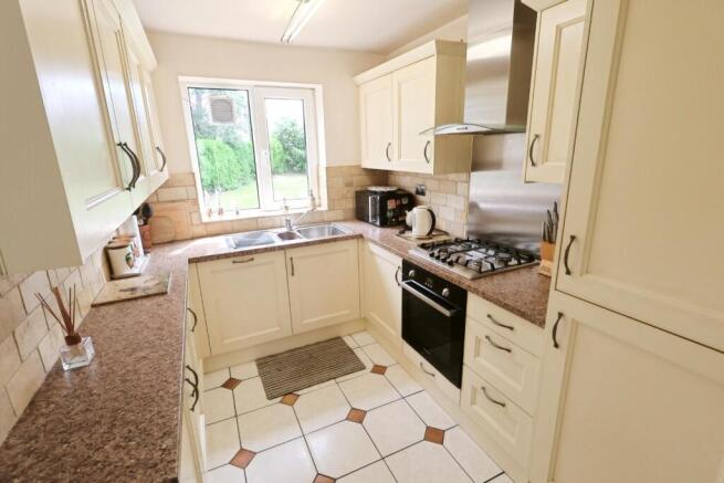 Beech Avenue, Gresford, Wrexham photo 4