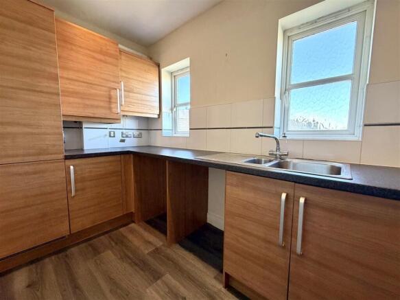 2 bed Apartment for sale Image 4
