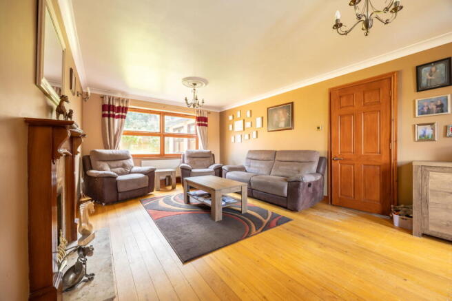 5 bed Detached for sale Image 5