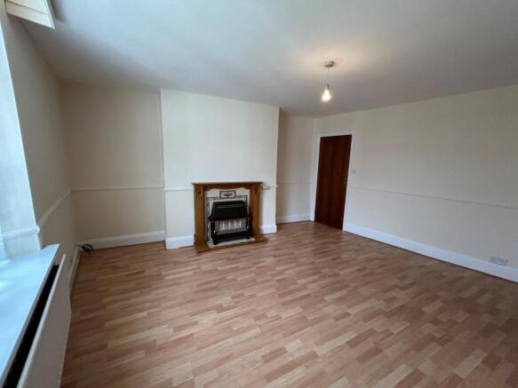 2 bed Terraced to rent Image 4