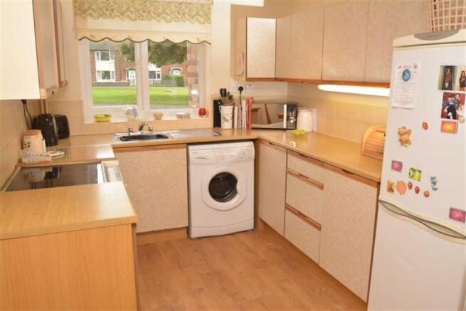 KITCHEN/ BREAKFAST R
