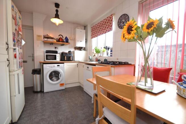 3 bed Semi-Detached for sale Image 4