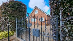3, Holmside Lane, Prenton CH43 2NL