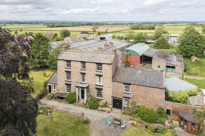 9 bed Detached for sale Image 10
