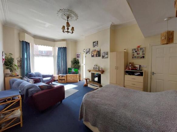 7 bed Terraced for sale Image 9