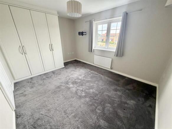 2 bed Semi-Detached to rent Image 5