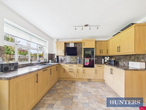 4 bed Detached for sale Image 8