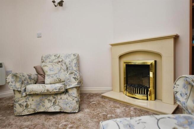 2 bed Retirement Property for sale Image 9