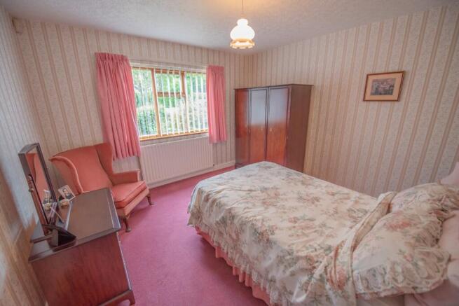 4 bed Detached for sale Image 9