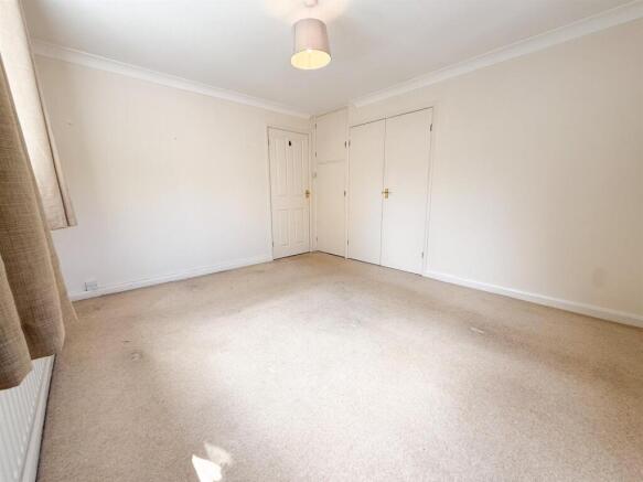 2 bed Apartment for sale Image 8