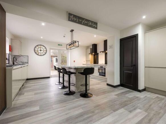 Kitchen 1.jpg