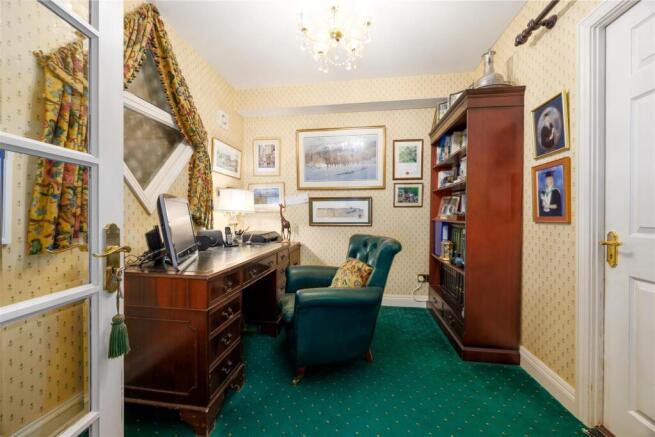 5 bed Semi-Detached for sale Image 6