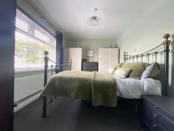 4 bed Detached Bungalow for sale Image 7