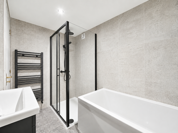 2 bed Apartment to rent Image 8