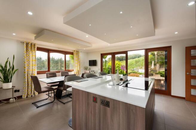 Kitchen/Dining