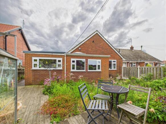 2 bed Semi-Detached Bungalow for sale Image 9