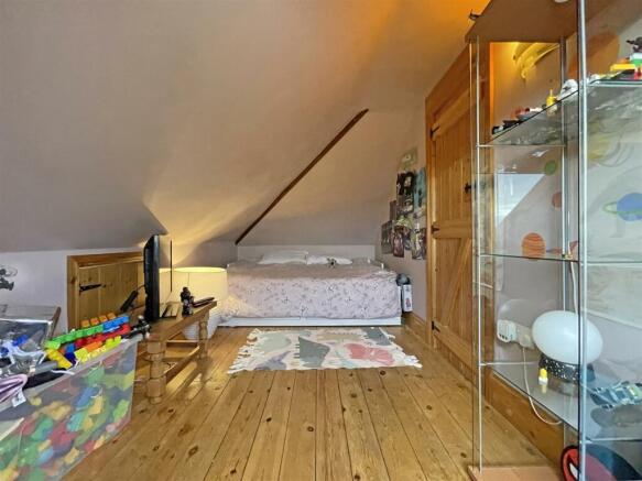 First Avenue 5 Bed 3.jpg
