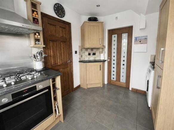 Cedar Road, Blaby, Leicester photo 4
